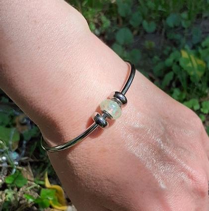 Bracelet rigide jonc + charm 