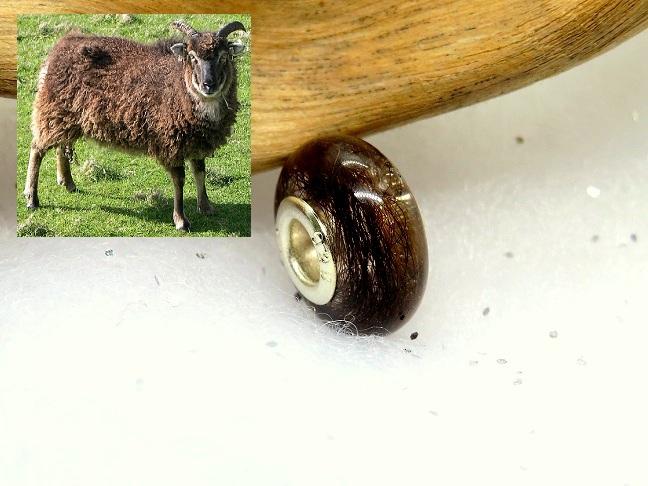 Mouton (poils coupés) charm 15 mm